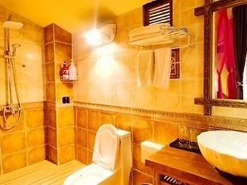 Lijiang Encounter Days Inn ภายนอก รูปภาพ